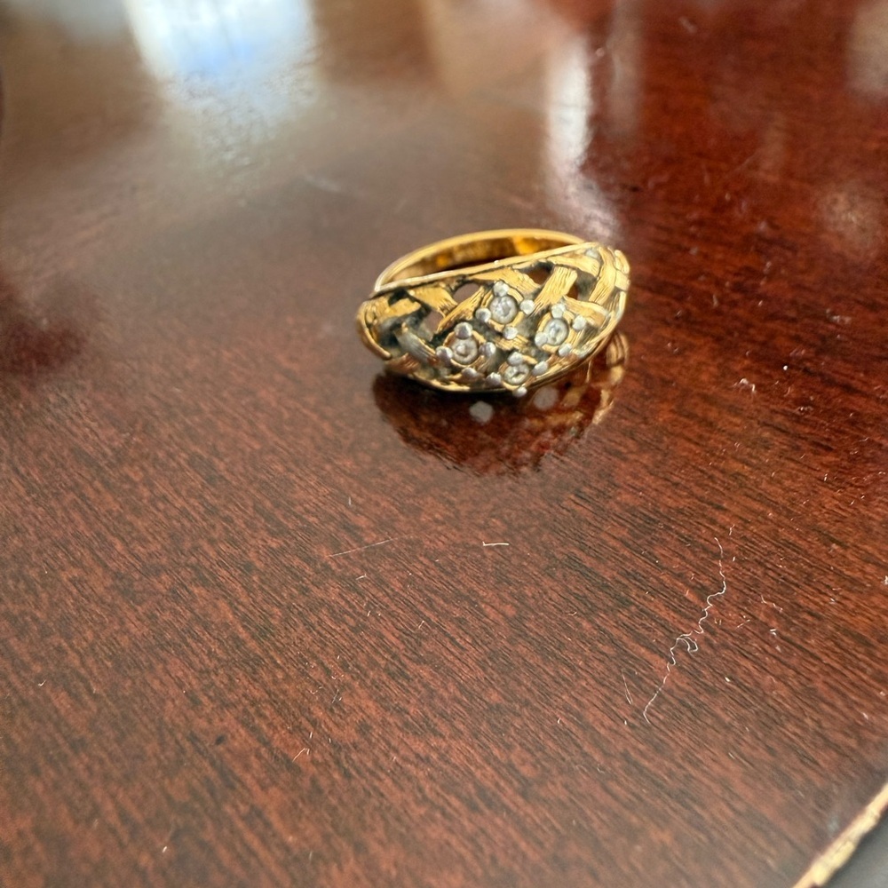 Vintage Avon Ring Size 7.25